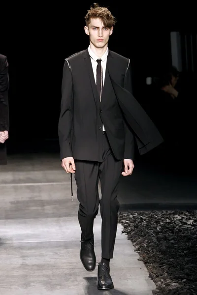 Look 7